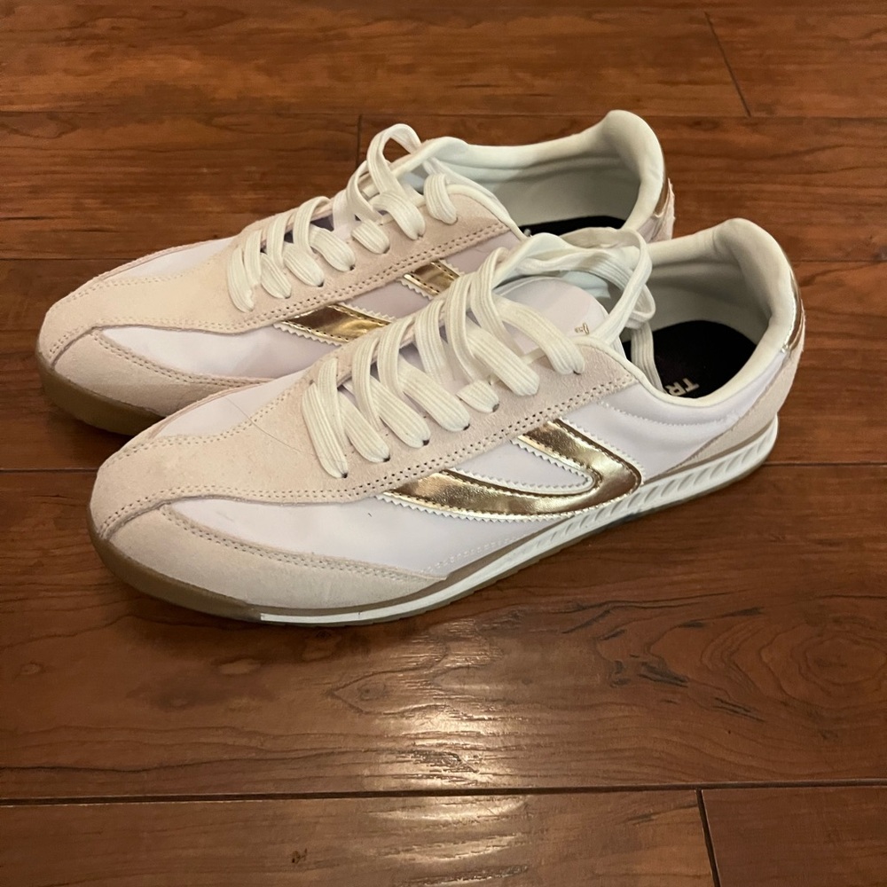 Tretorn Women's Sneakers in White and Gold Accents